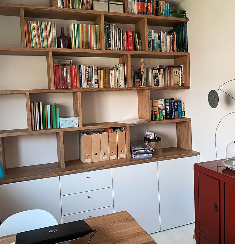 Sofisticato studio e libreria in rovere